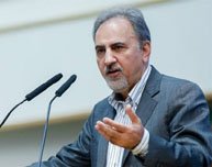 شهردار تهران: خطوط راه آهن مناطق 17 و 18 با مبلغ مناسب به شهرداری واگذار شود