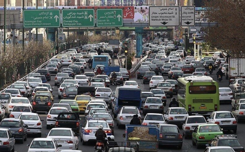  ورود بی‌رویه خودروها به تهران بار ترافیکی را زیاد کرده است