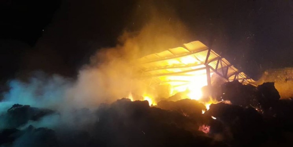 7 ساعت نفس‌گیر برای مهار آتش‌سوزی کارخانه جمیل‌نخ در شاهین‌شهر 