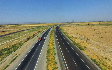 اجرای ۳۰۰ کیلومتر بزرگراه در اردبیل تا ۵ سال آینده هدفگذاری شده است 